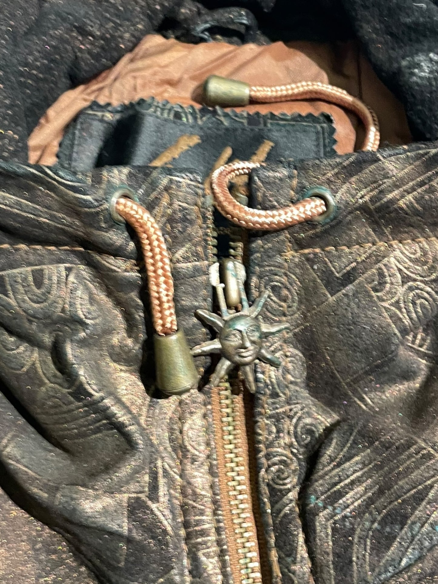 Win-lit sun leather jacket