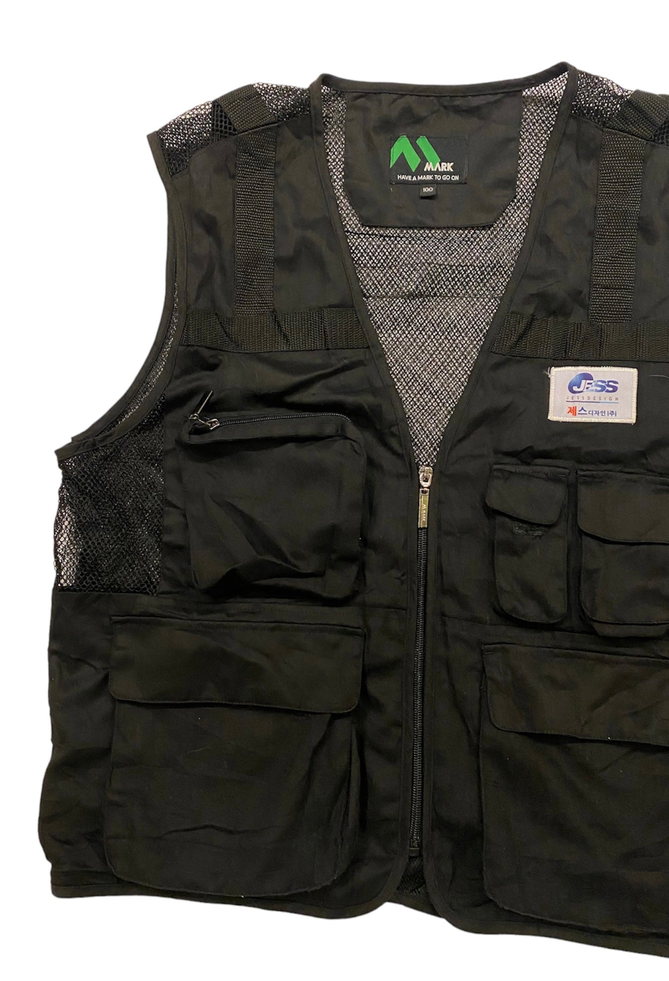 Multi-pocket tactical vest with reflective back